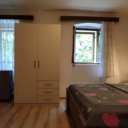 Apartment Charming City Centre Apartment *