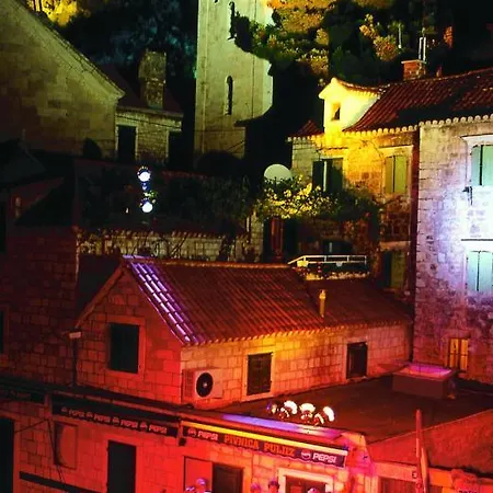 Charming City Centre Apartment Omis