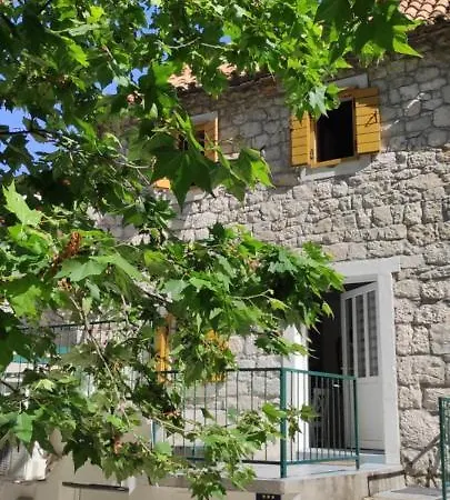 Apartment Charming City Centre Apartment *