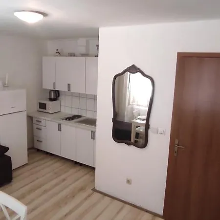 Charming City Centre Apartment Lejlighed Omiš